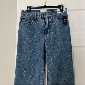 Abercrombie & Fitch High Rise Loose Jean embellished